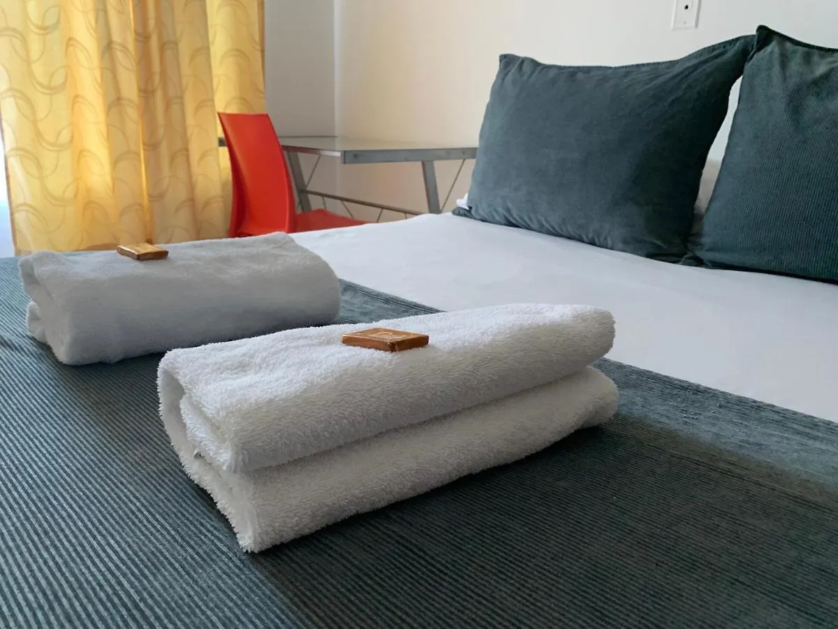 Hotel Pasajero Suites, Corferias